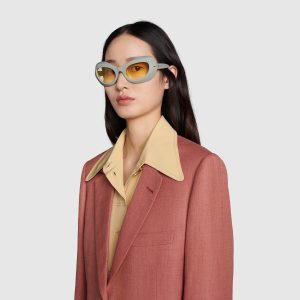 oval frame sunglasses gucci